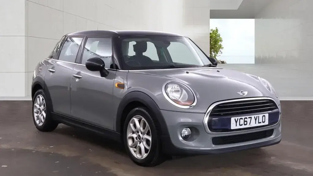 Used Mini Cooper D Hatch 116 HP (85 kW) 2017 Grey Hatchback