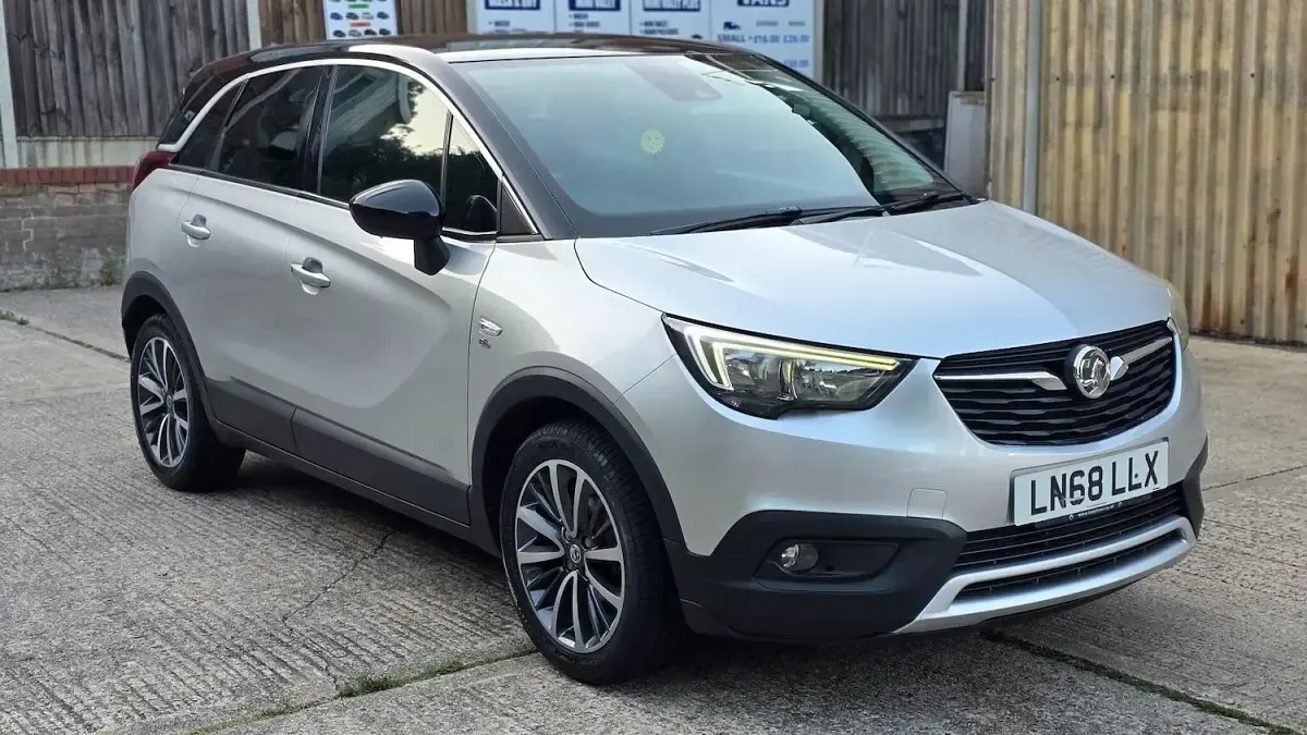 Used Vauxhall Crossland X Elite 99 HP (72 kW) 2018 Silver SUV