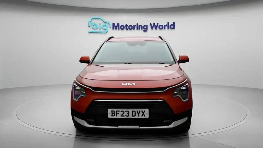 Used Kia Niro 139 HP (102 kW) 2023 Orange SUV