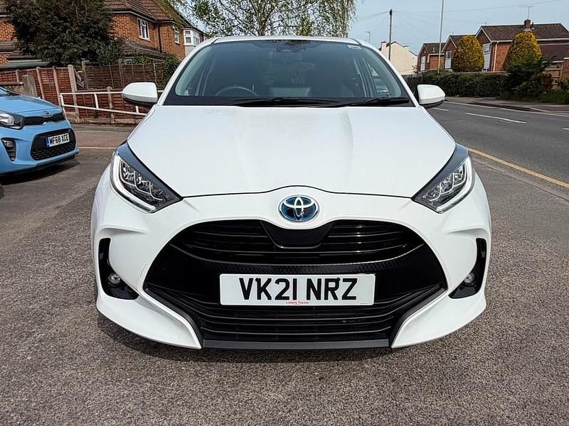 Used Toyota Yaris Hybrid Design 2021 White Hatchback