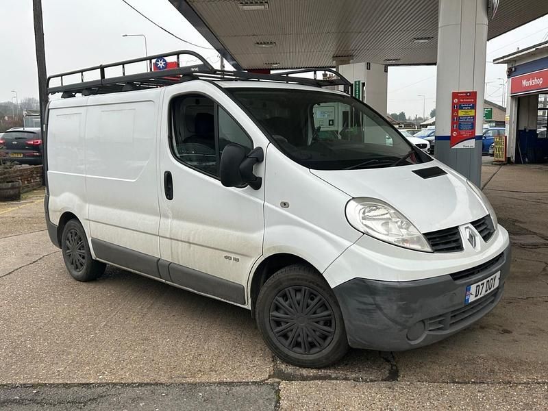 Used Renault Trafic 115 HP (84 kW) 2013 White MPV