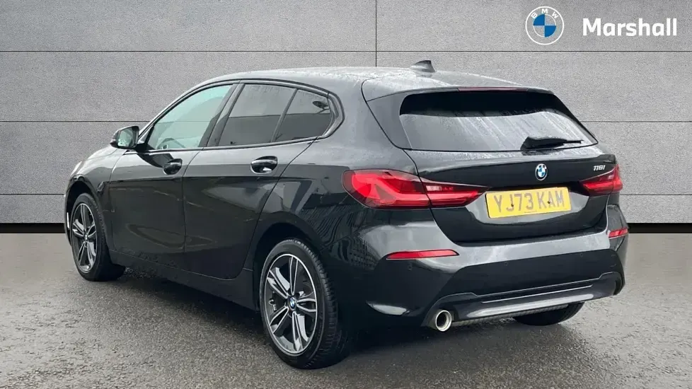 Gebraucht BMW 118 Sport Line 134 PS (98 kW) 2024 Schwarz Kleinwagen