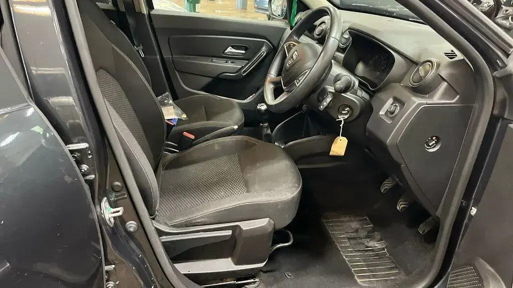 Used Dacia Duster Comfort 100 HP (73 kW) 2019 Grey SUV