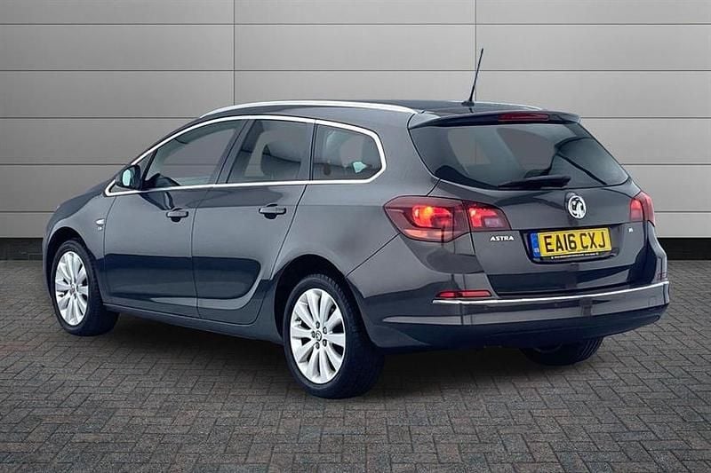 Used Vauxhall Astra Elite 200 HP (147 kW) 2016 Grey Estate