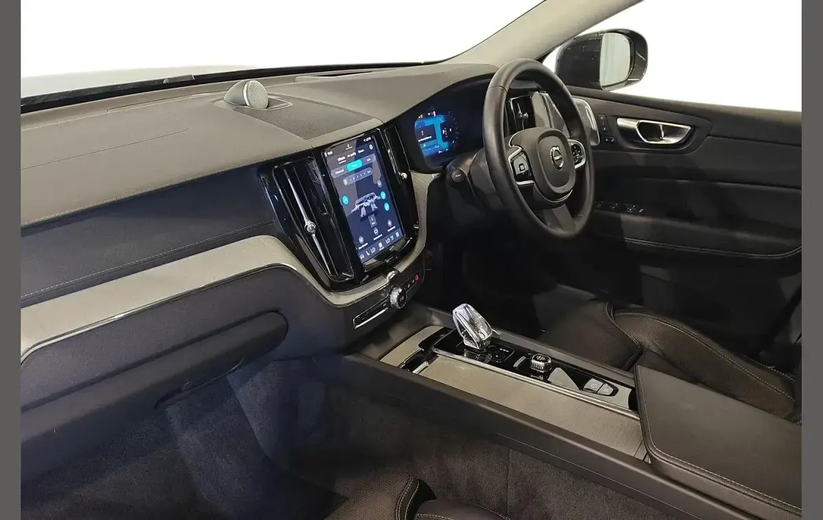 Second-hand Volvo XC60 Ultra 250 CP (183 kW) 2025 Gri SUV