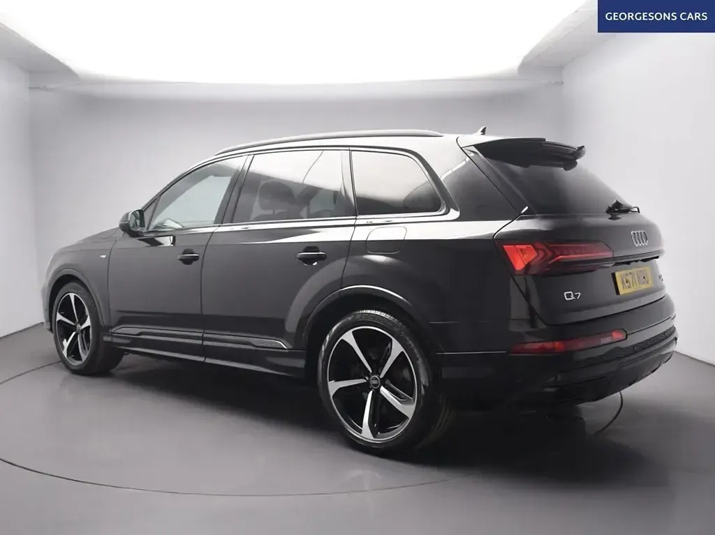 Używany Audi Q7 Black Edition 456 KM (335 kW) 2022 Czarny SUV