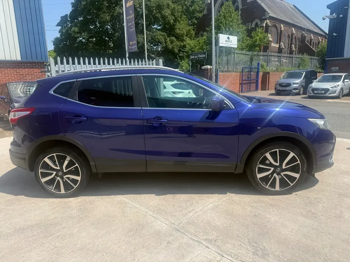 Used Nissan Qashqai Tekna 115 HP (84 kW) 2016 Blue SUV