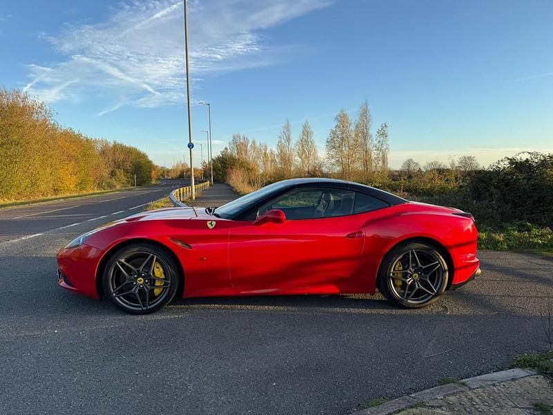 Used Ferrari California 560 HP (411 kW) 2015 Red Cabriolet
