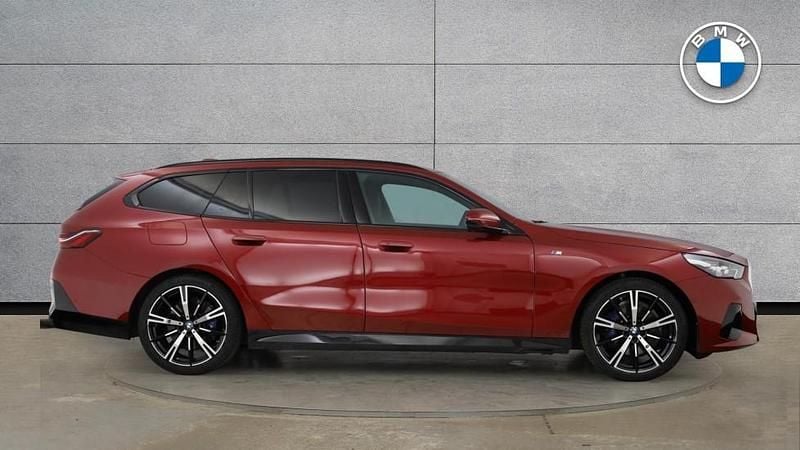 Used BMW 520 M Sport 205 HP (150 kW) 2025 Red Estate