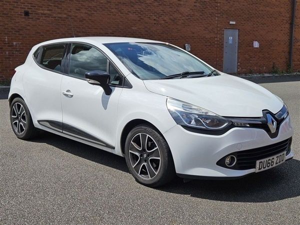 White Used 2016 Renault Clio IV Dynamique Hatchback | £4,890 (Fair price) - Image 1/1