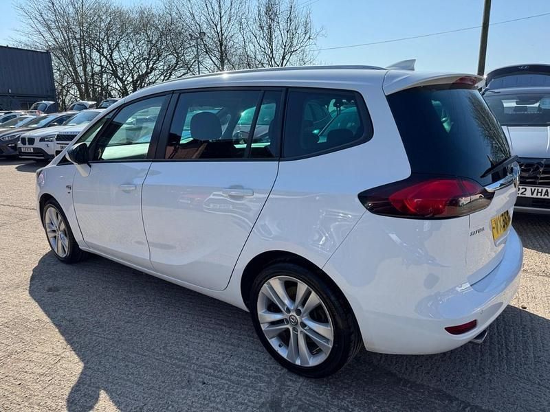 Used Vauxhall Zafira Tourer SRi 170 HP (125 kW) 2016 White MPV