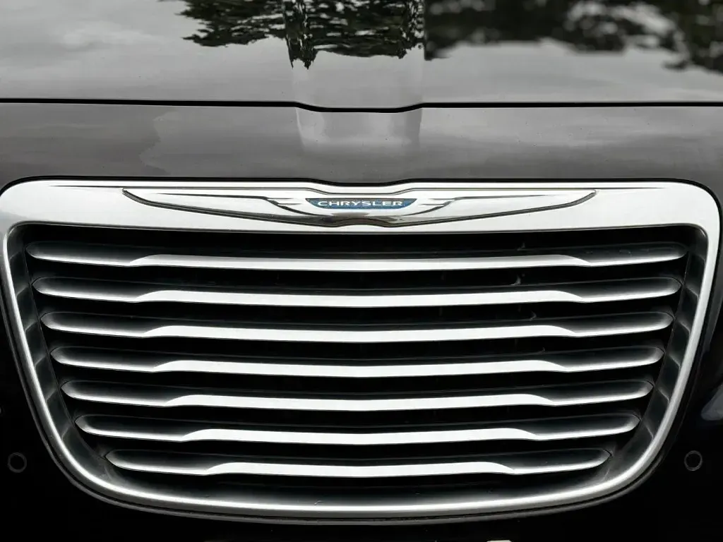 Used Chrysler 300C 286 HP (210 kW) 2015 Black Sedan