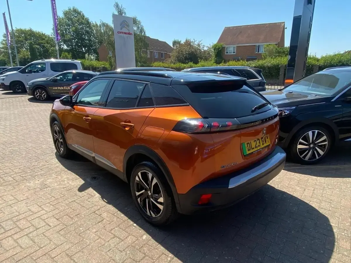 Used Peugeot e-2008 GT 98 kW (134 HP) 2023 Orange SUV