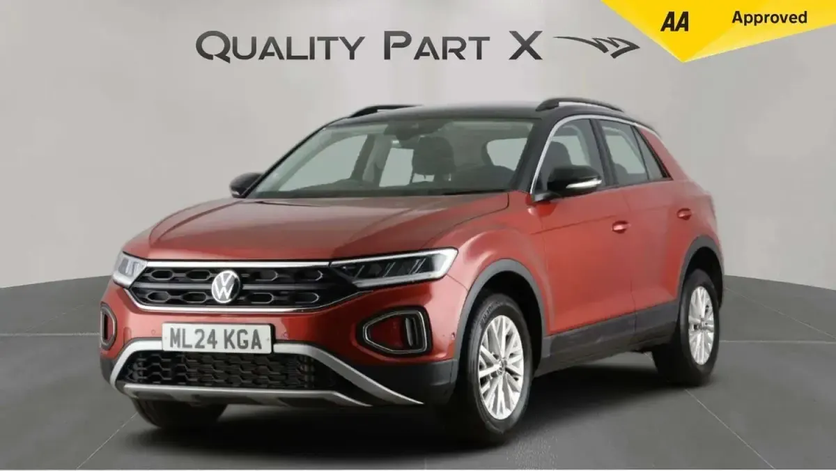 Used VW T-Roc Life 150 HP (110 kW) 2024 Red SUV