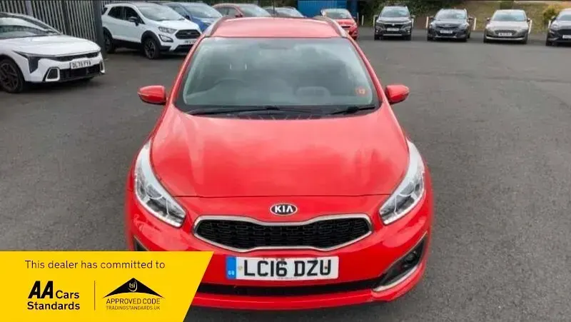 Used Kia Ceed 136 HP (100 kW) 2016 Red Hatchback