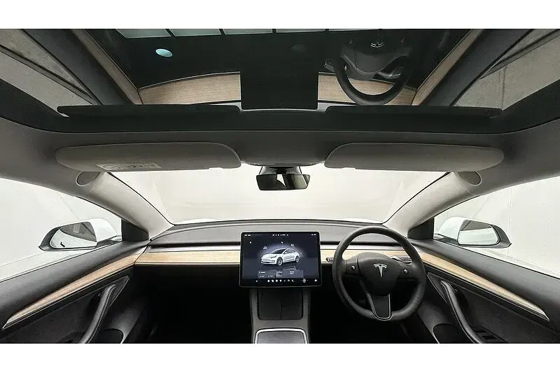 Used Tesla Model 3 Standard Range 235 kW (320 HP) 2022 White Sedan