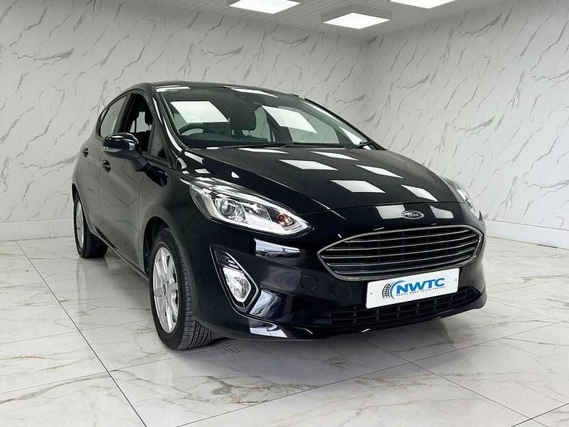 Used Ford Fiesta Zetec 85 HP (62 kW) 2019 Black Hatchback