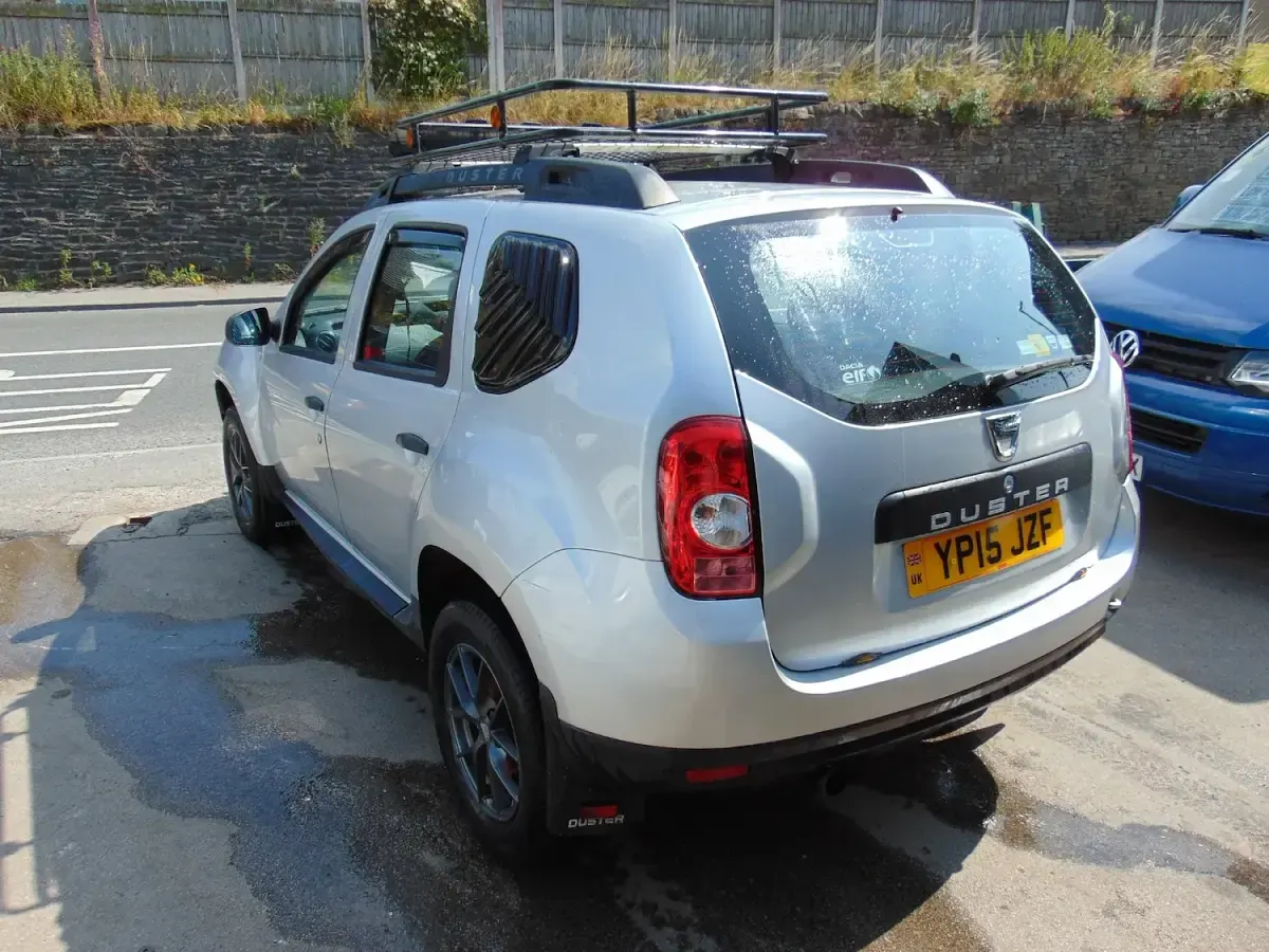Used Dacia Duster Ambiance 110 HP (80 kW) 2015 Silver SUV