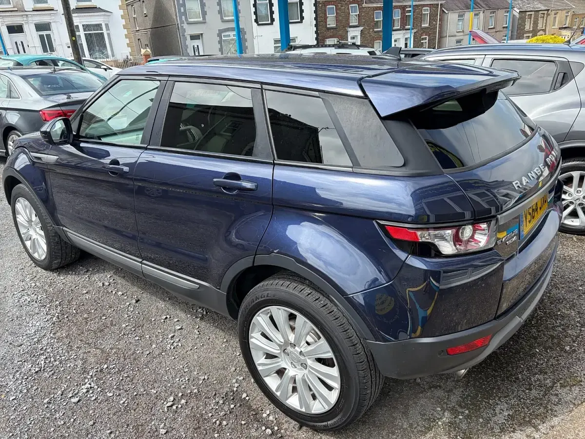 Used Land Rover Range Rover evoque Pure 150 HP (110 kW) 2015 Blue Estate