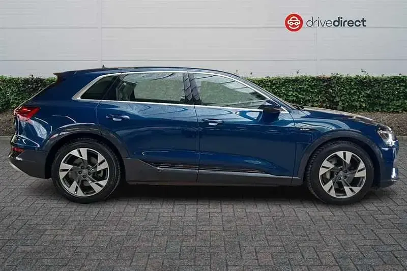Usado Audi e-tron Advanced 300 kW (408 HP) 2020 Azul SUV