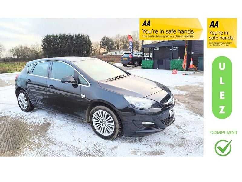 Black Used 2014 Vauxhall Astra Excite Hatchback | £2,199 (Good price) - Image 1/4