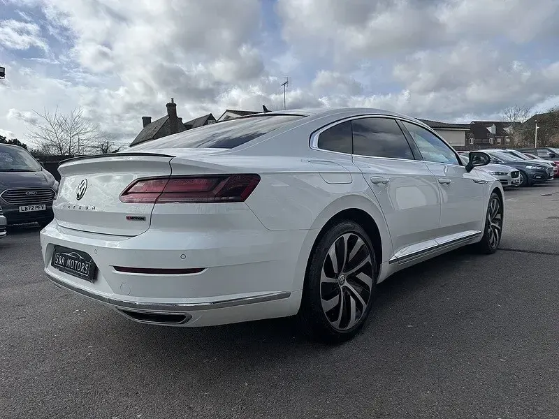 Used VW Arteon R-line 187 HP (137 kW) 2018 White Hatchback