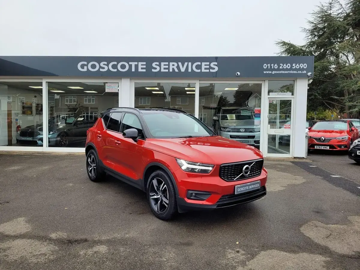 Used Volvo XC40 R-Design 2020 Red SUV