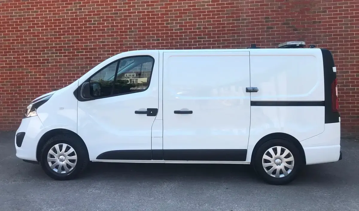 Used Vauxhall Vivaro Sportive 145 HP (106 kW) 2019 White MPV