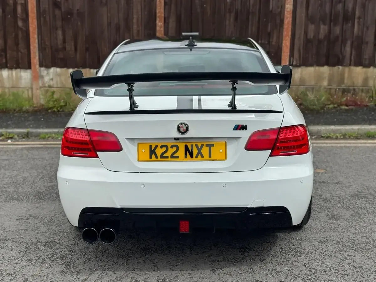 Begagnad BMW 318 M Sport 2011 Vit Sportkupé