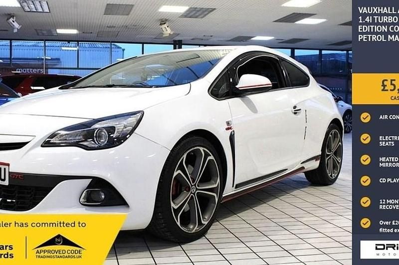 Used Vauxhall Astra GTC Edition 140 HP (102 kW) 2015 White Coupe