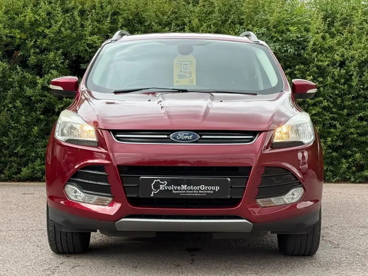 Used Ford Kuga Titanium 180 HP (132 kW) 2016 Red SUV