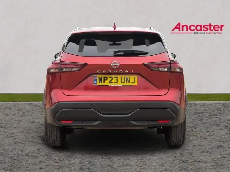 Used Nissan Qashqai Acenta Premium 158 HP (116 kW) 2023 Red SUV
