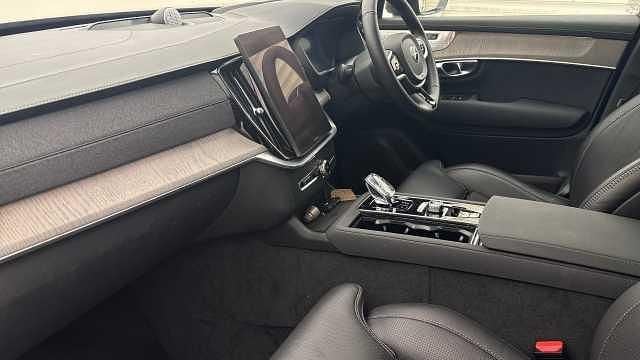 Used Volvo XC90 Ultra 250 HP (183 kW) 2025 Onyx black SUV