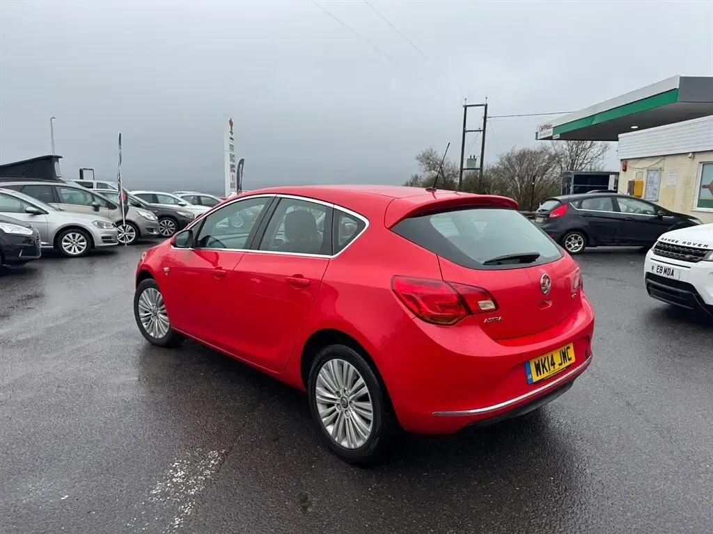 Used Vauxhall Astra Excite 2014 Red Hatchback