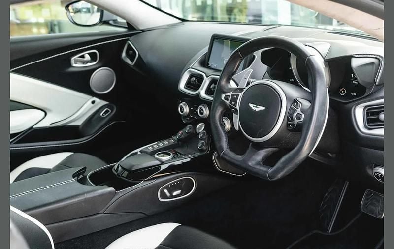 Used Aston Martin Vantage 502 HP (369 kW) 2018 Grey Coupe