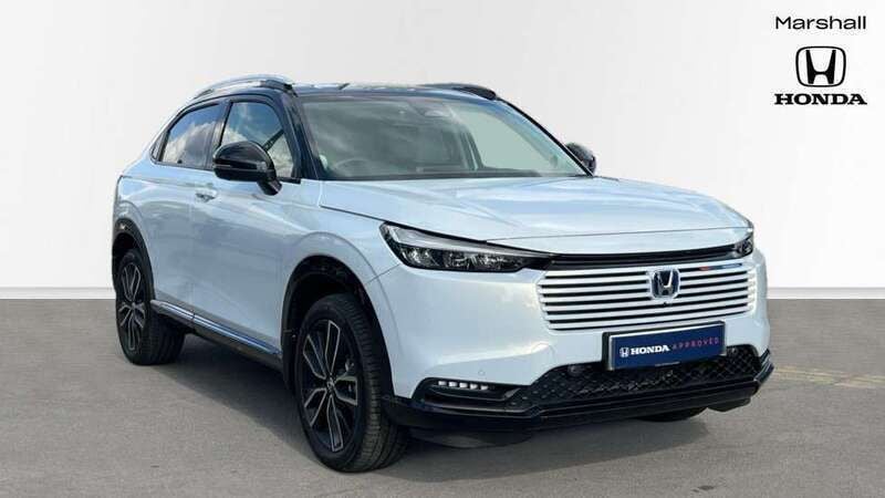 Premium plus two tone sunlight white with black Used 2025 Honda HR-V Advance SUV | £33,190 - Image 1/4