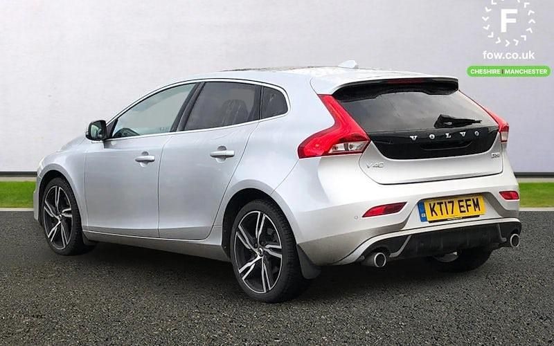 Used Volvo V40 R-Design Pro 150 HP (110 kW) 2019 Hatchback