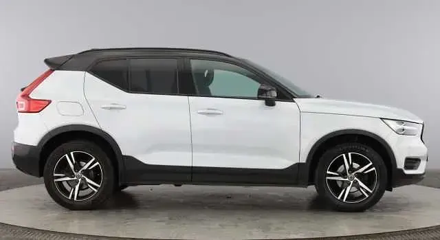 Used Volvo XC40 R-Design 161 HP (118 kW) 2022 SUV