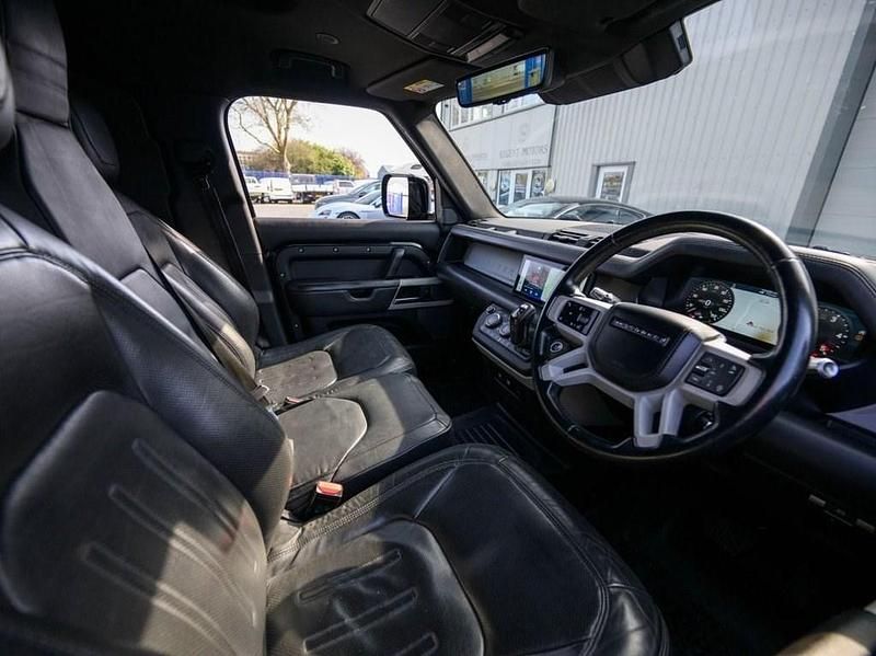 Used Land Rover Defender SE 250 HP (183 kW) 2021 Black SUV