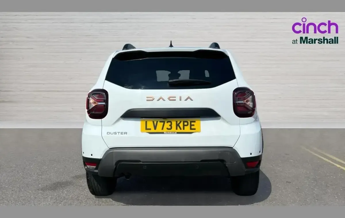 Used Dacia Duster Extreme 130 HP (95 kW) 2023 White SUV