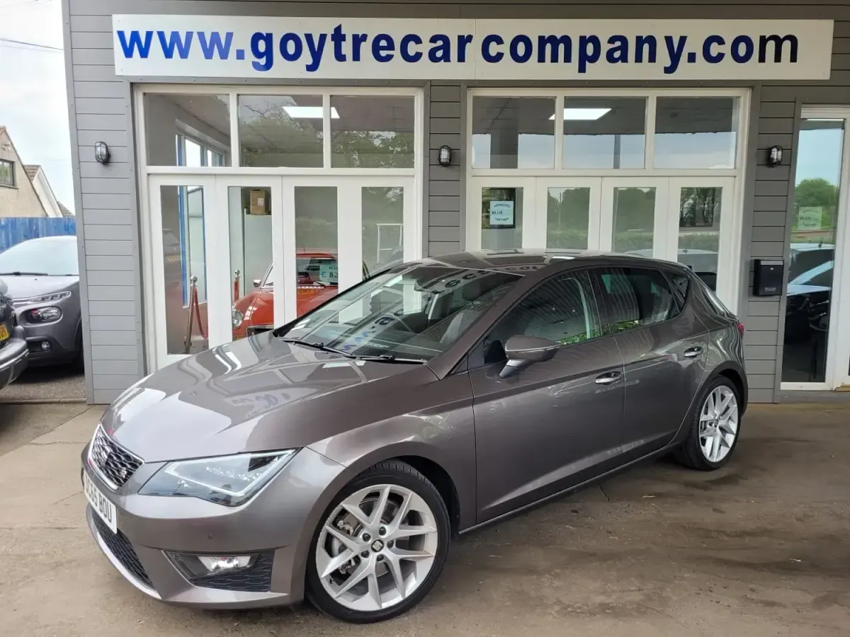 Begagnad Seat Leon FR 150 HK (110 kW) 2015 Grå Halvkombi