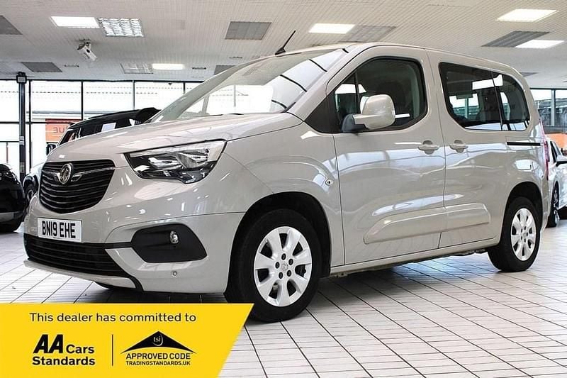 Used Vauxhall Combo S 110 HP (80 kW) 2019 Grey MPV