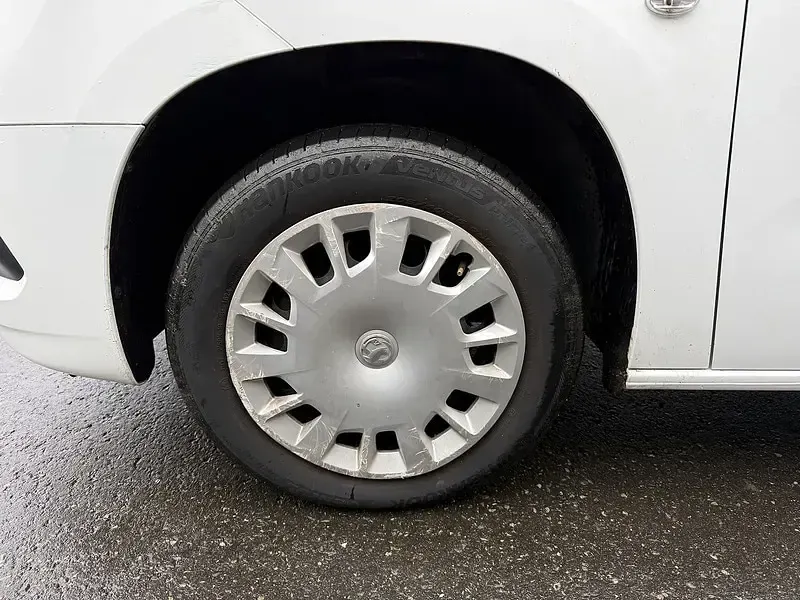 Used Vauxhall Combo Sportive 100 HP (73 kW) 2021 White MPV