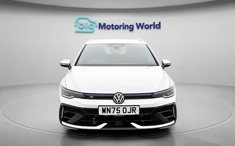 Used VW Golf VIII R 333 HP (244 kW) 2024 White Estate