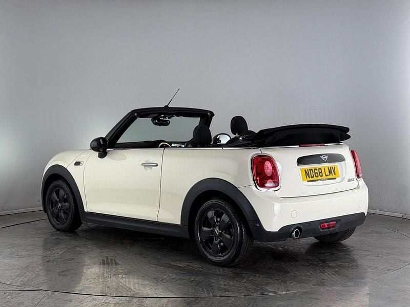 Used Mini Cooper Cabriolet 136 HP (100 kW) 2018 White Cabriolet