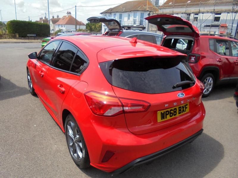Used Ford Focus ST-Line 2018 Red Hatchback