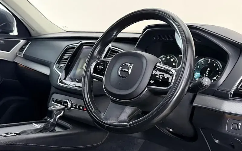 Used Volvo XC90 Inscription 320 HP (235 kW) 2016 Grey SUV