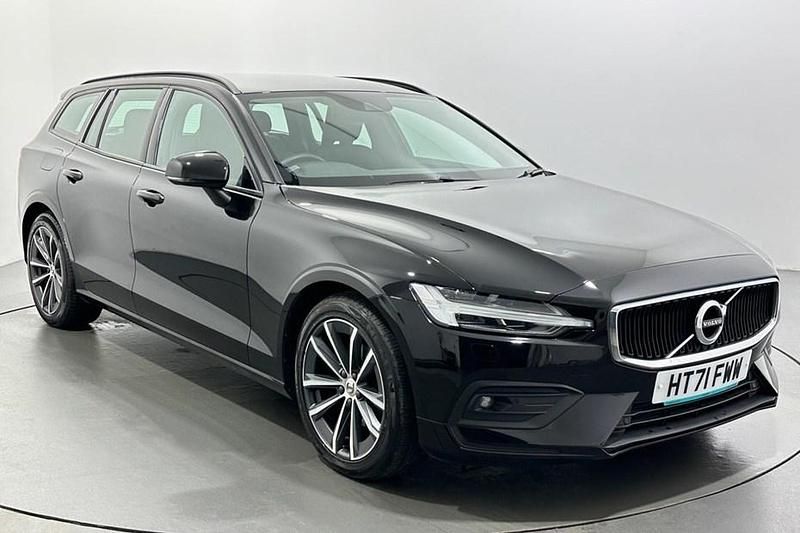Used Volvo V60 Momentum 163 HP (119 kW) 2022 Estate