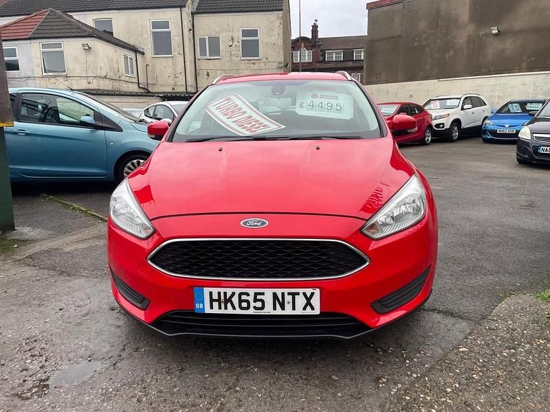 Używany Ford Focus Style 120 KM (88 kW) 2016 Czerwony Kombi