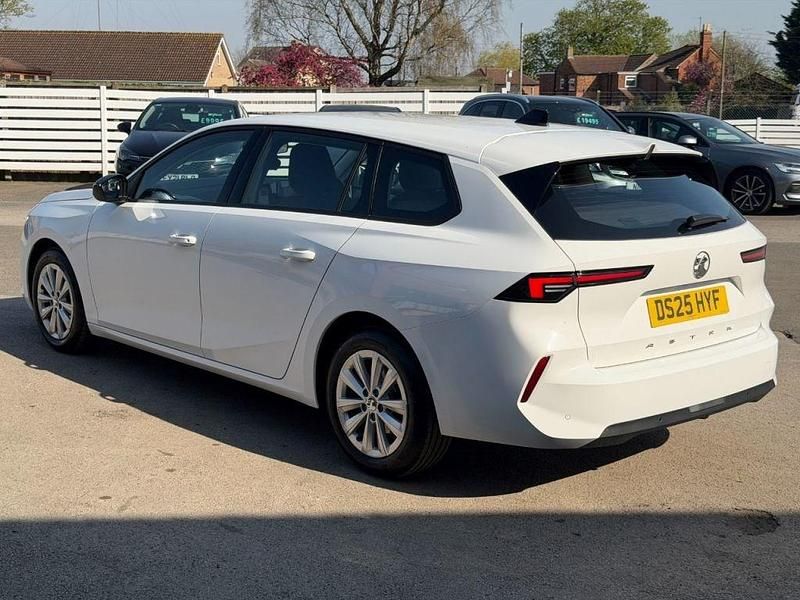 Used Vauxhall Astra Design Edition 2025 White Estate